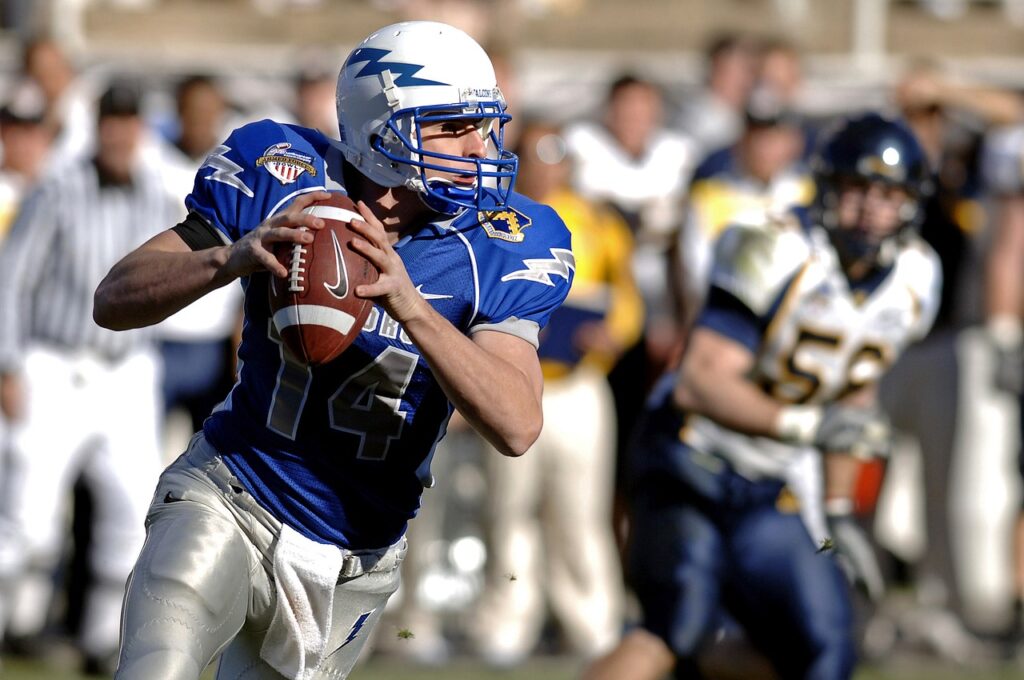 football, quarterback, sport-67701.jpg